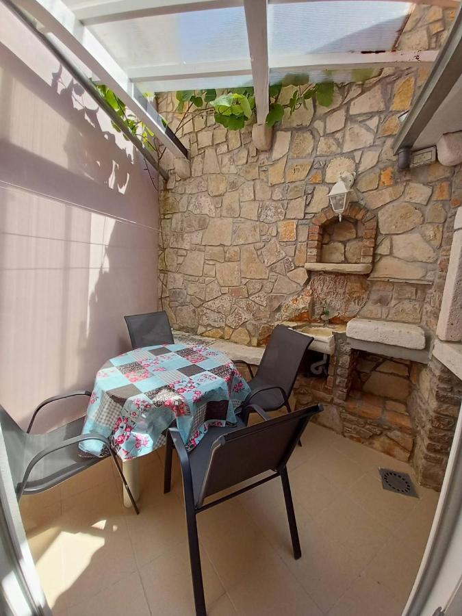 Ferienwohnung Ursula Mali Lošinj Exterior foto