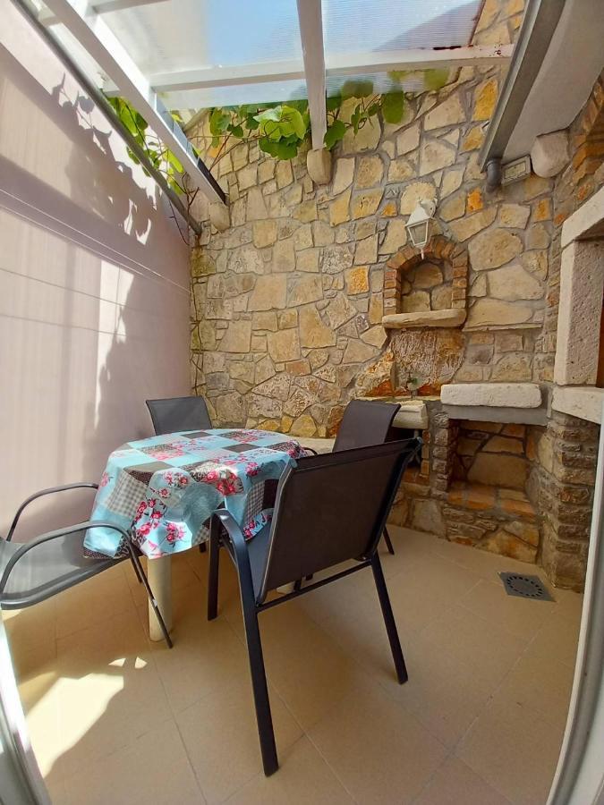 Ferienwohnung Ursula Mali Lošinj Exterior foto